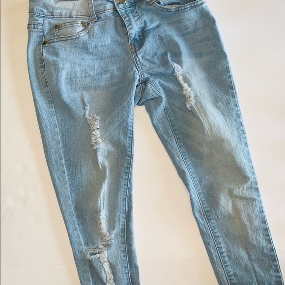Cute distressed Light Blue Denim Skinny Jeans 1/2 - Picture 3 of 4
